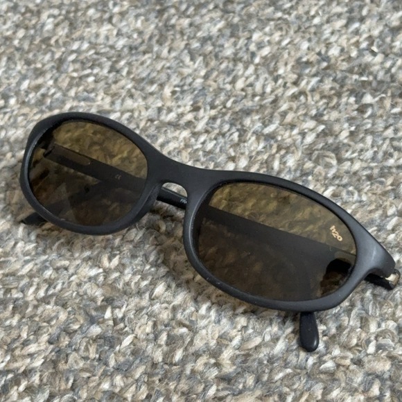 Revo 1012/001 Sleek Matte Black Frame Blue Mineral Glass Lens Sunglasses H20 VTG